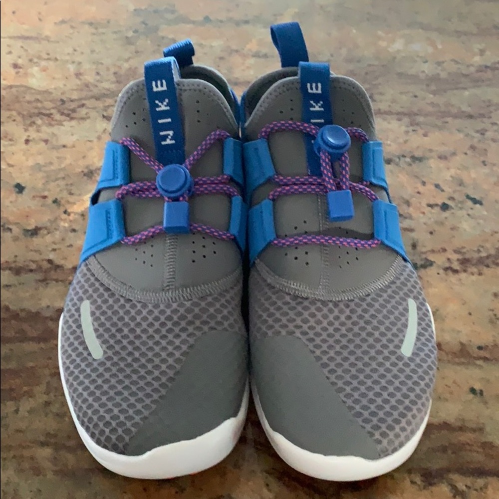 NWOT Nike In Season Trainers women sneakers w/Box